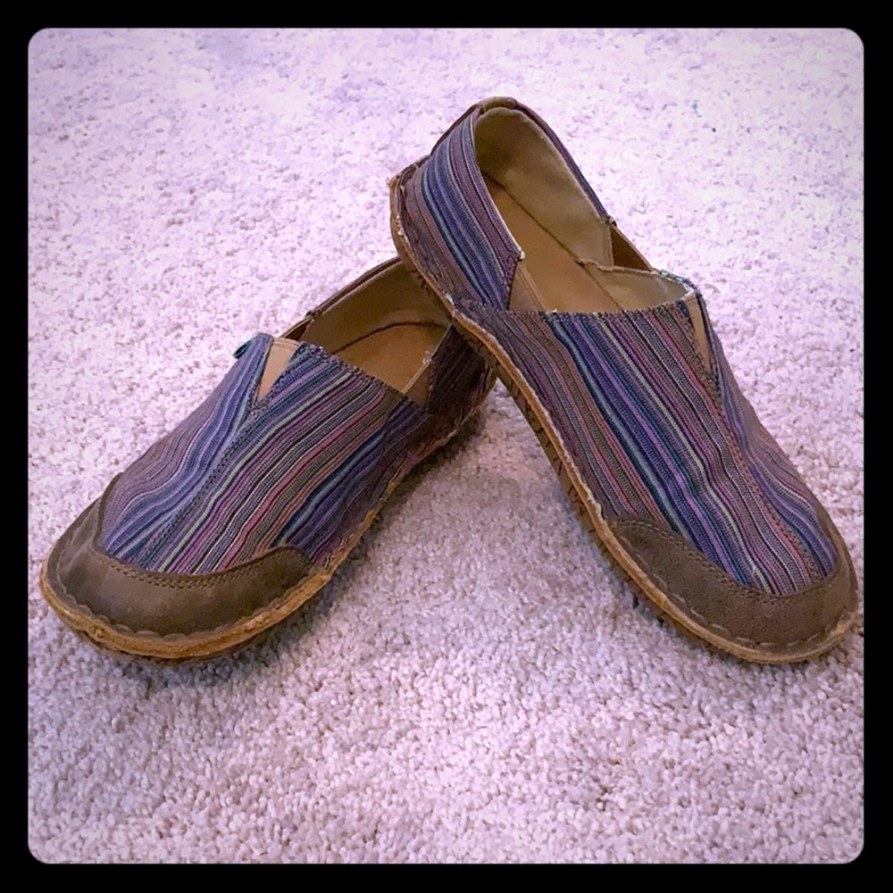 Twisted X slip on